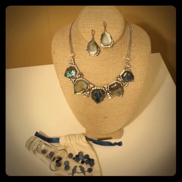 Chloe + Isabel Jewelry - 𝅺Chloe& Isabel Necklace and matching pierced earrings